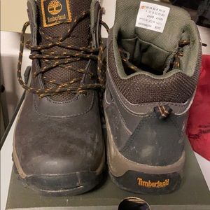 Boys hiking boots